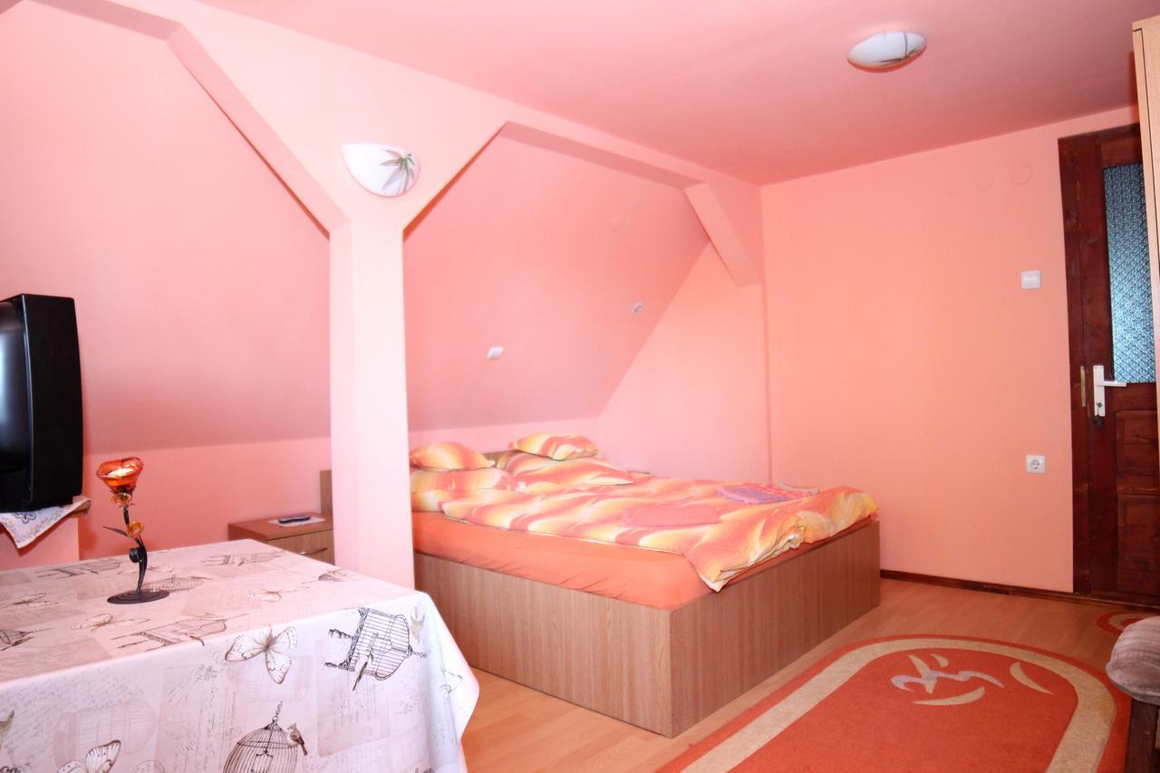 Hotel Csergő Ildikó vendégház à Lăzarea Extérieur photo