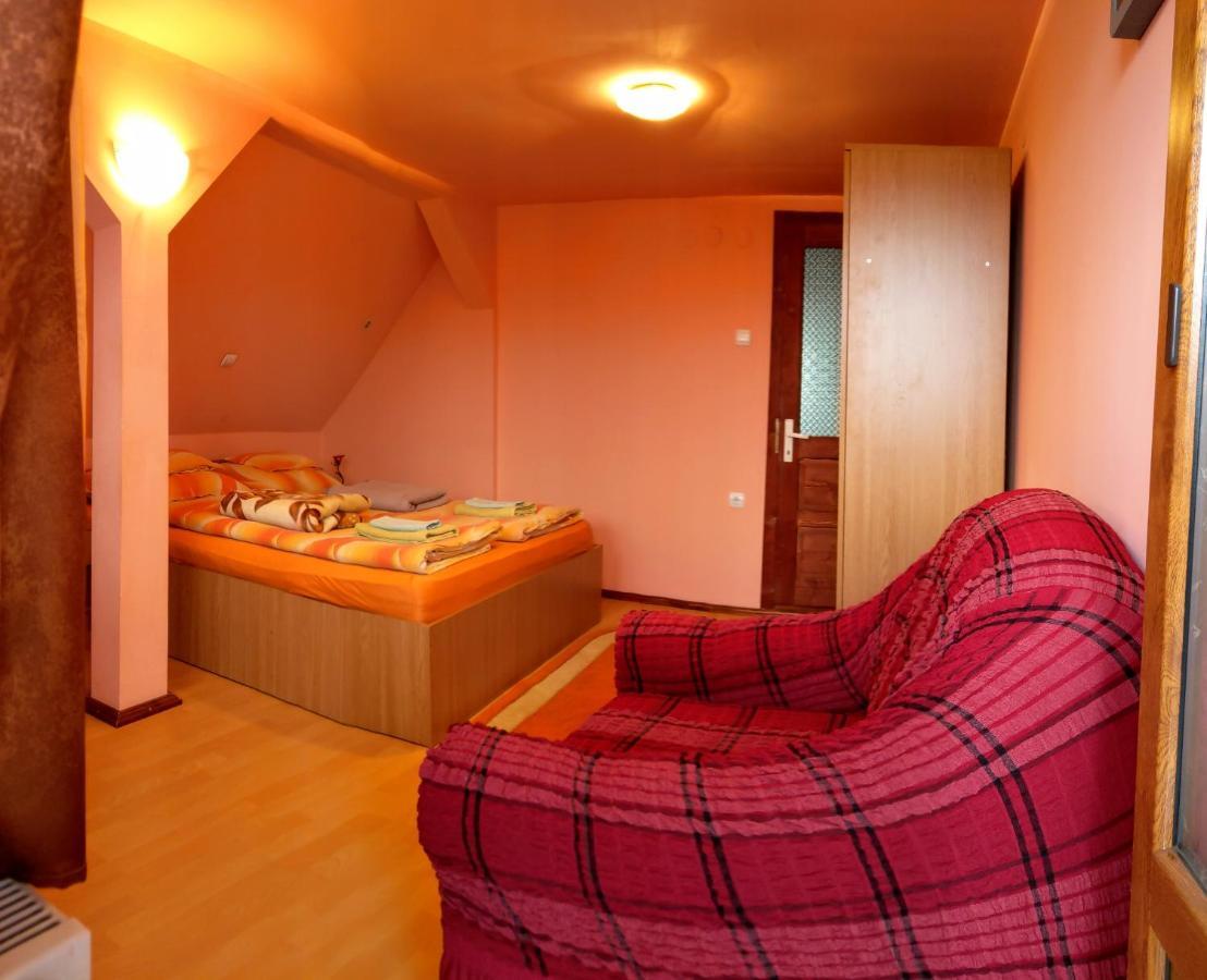 Hotel Csergő Ildikó vendégház à Lăzarea Extérieur photo